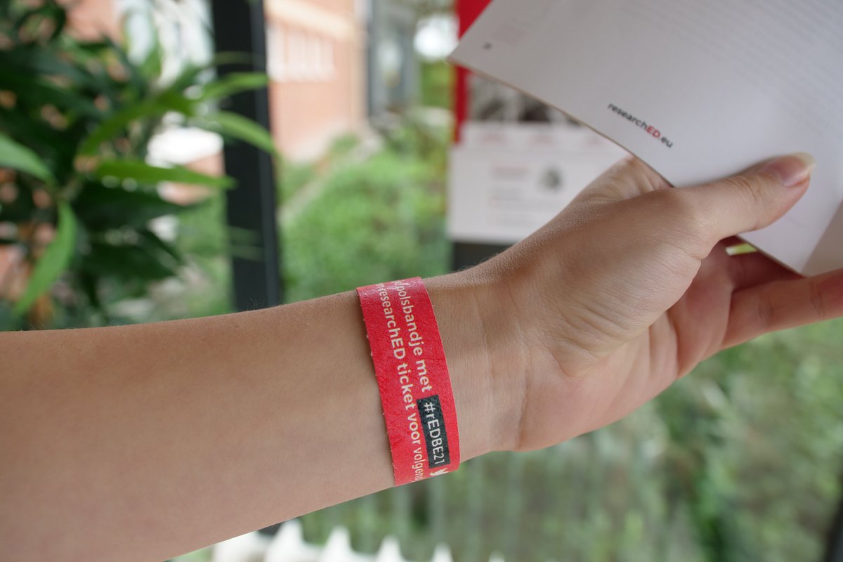 researchED_BE's tweet photo. - researchED België polsbandje - 

Tweet een foto van je polsbandje met de hashtag #rEDBE21 en maak kans op een ticket voor researchED Nederland 2022 of researchED België 2022!

Wij zijn benieuwd, welke sessies jij al hebt gevolgd en hoe je die hebt ervaren! https://t.co/UfYF3D1z0T