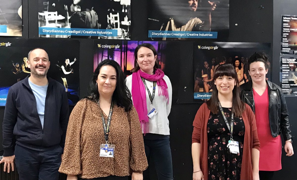 DarbyNicholas's tweet photo. Diolch Ian @thevoiceworks and @_Balanced_Voice for a great learning session for our lecturers on a common approach to singing and voice @ColegSirGarCI @ColegSirGar #industryCPD #inspiringstaff #bestofthebest https://t.co/1ECoHLVqj2