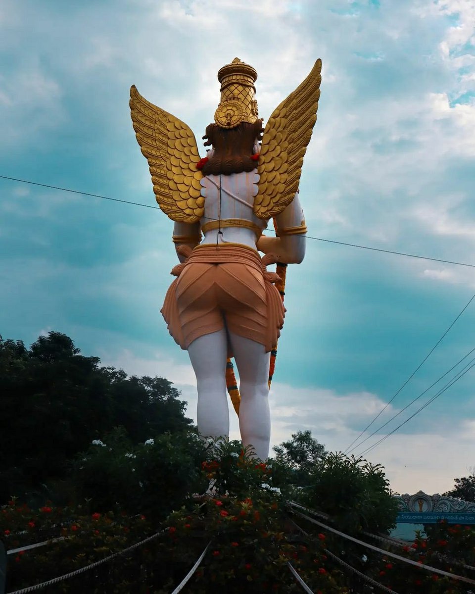 TirupatiYaaYo's tweet photo. Credits - Sudheer Portraits
#Tirupati #Tirumala #TirupatiYaaYo #MemesOfTirupati #Garuda #GarudaStatue https://t.co/hsy687WhkY
