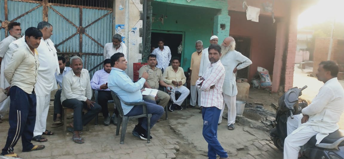 SadarSim's tweet photo. ग्राम chokra में भूमि विवाद सुनवाई कर निपटाते हुए राजस्व एवं पुलिस की संयुक्त टीम https://t.co/d7fXGhBTB0