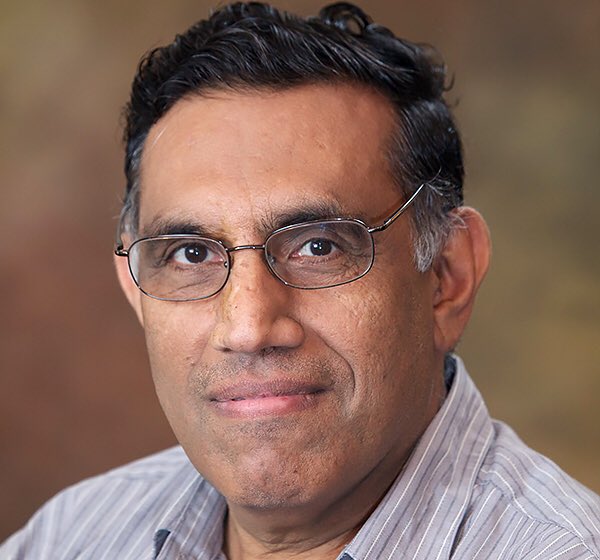 Congratulations to Professor Pramod Varshney who is celebrating 50 years as a IEEE member! This is an impressive milestone and we are grateful to have such dedication in our department. #goorange #SyracuseU