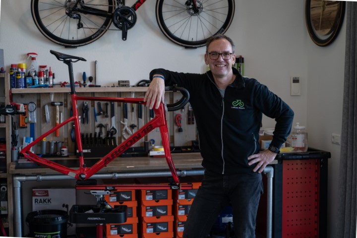 bikefitting_com's tweet photo. Leblanc BikeFit is one of the many places where our tools are being put to good use to ensure you will have the optimal cycling experience. We met up with Rick to see how he uses our tools to provide all the relevant fit services to his customers. 
https://t.co/xjsQL5A0Il https://t.co/JOhADrjEiw