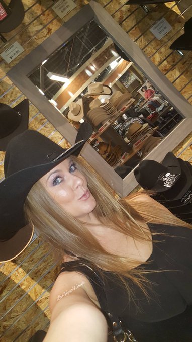 You Think I Can Pull Off Being A Cowgirl? 💋Wifey💋 #AskingForAFriend https://t.co/ndzXqalSgR<a href="/tag/askingforafriend"class="tags"><span>#askingforafriend</span></a>