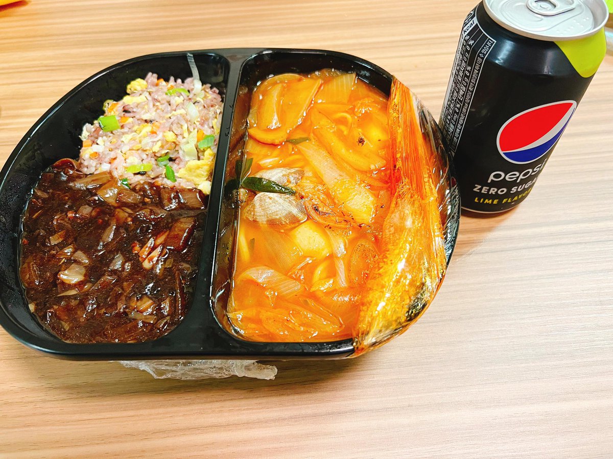 forjungmo's tweet photo. jungmo posted a pic on fns with the caption “i had a dinner with minhee today😙”

(jungmo talked about this on pm, go see the tweet below this tweet for trans 👇🏻) https://t.co/H3Ah4R6XBt