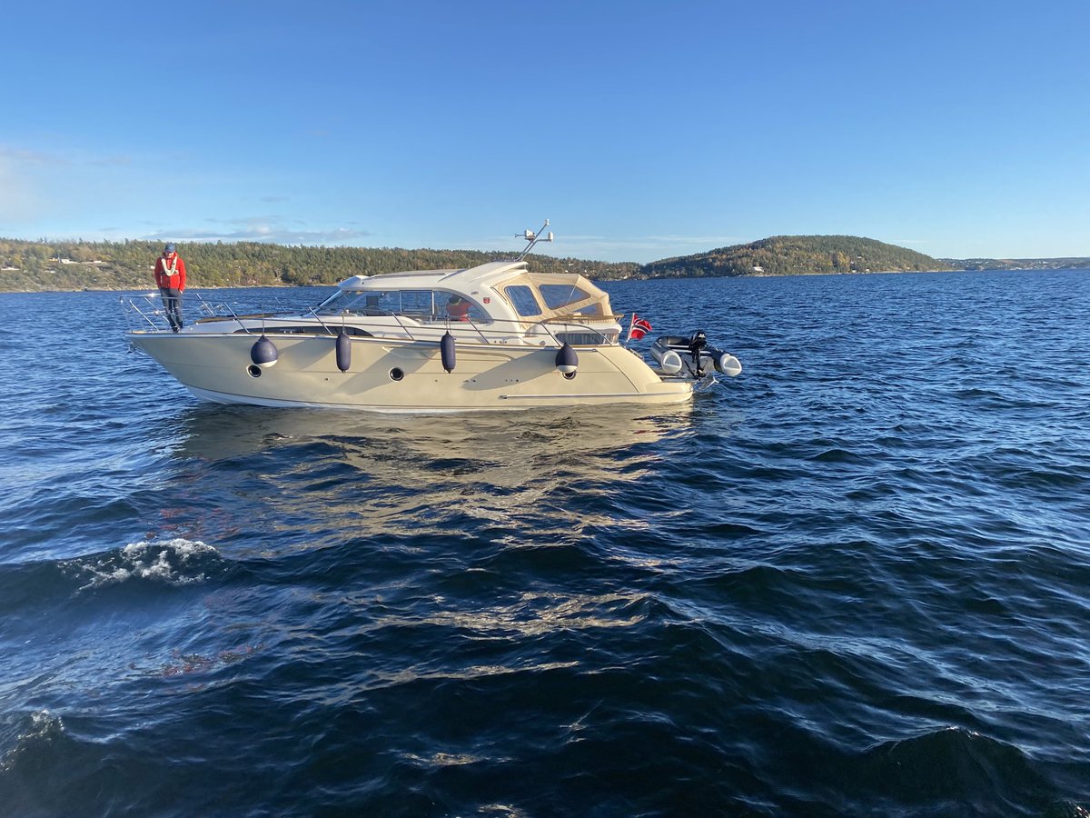 NSSR's tweet photo. #RS170 Prinsesse Ragnhild #rsrk Horten Rykket ut til havarist midt i leden ved Filtvet. Berget en badetøye mens havarist tok opp ankeret. https://t.co/Ad3935Ztme