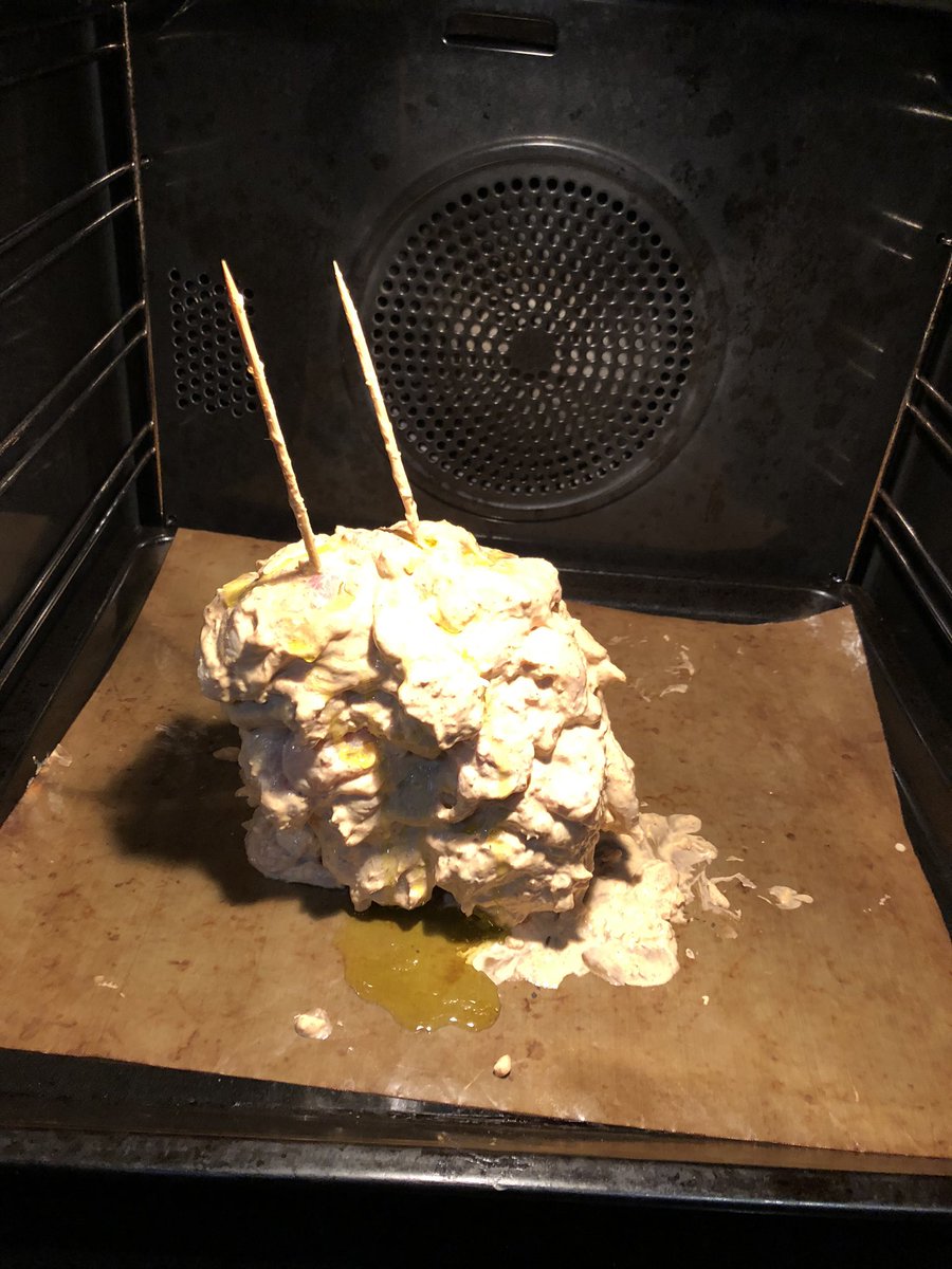 JenniferLamboll's tweet photo. Chicken gyros, let’s see how long it stays standing for? It’s not pretty is it!🤦🏾‍♀️ #MobKitchen #Comfort https://t.co/sLinEIDN5Y