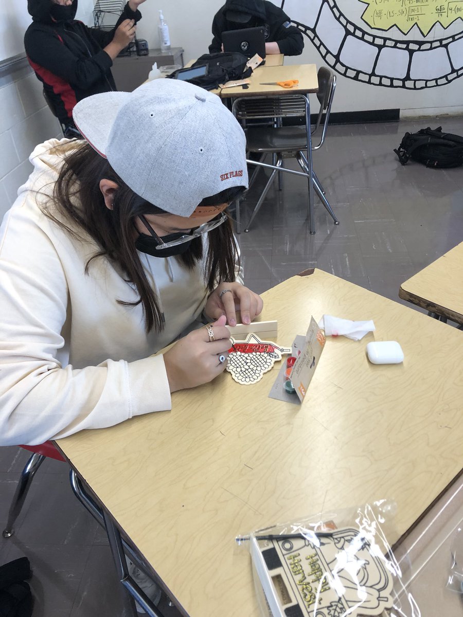 MsEdwards_'s tweet photo. @mrsadamski1 and I are excited to be back with our advisory. #painting #art #happyfall https://t.co/wyvnx6Xi3Z