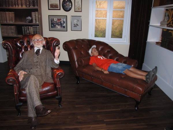jamenta's tweet photo. "Anathema to Jung was an attempt on the analyst's part to 'shield' himself from his patient 'with a smoke-screen of fatherly and professional authority.'" 

~Robert Aziz #JPRS #p169 #Jung https://t.co/nfiwzMFHsy