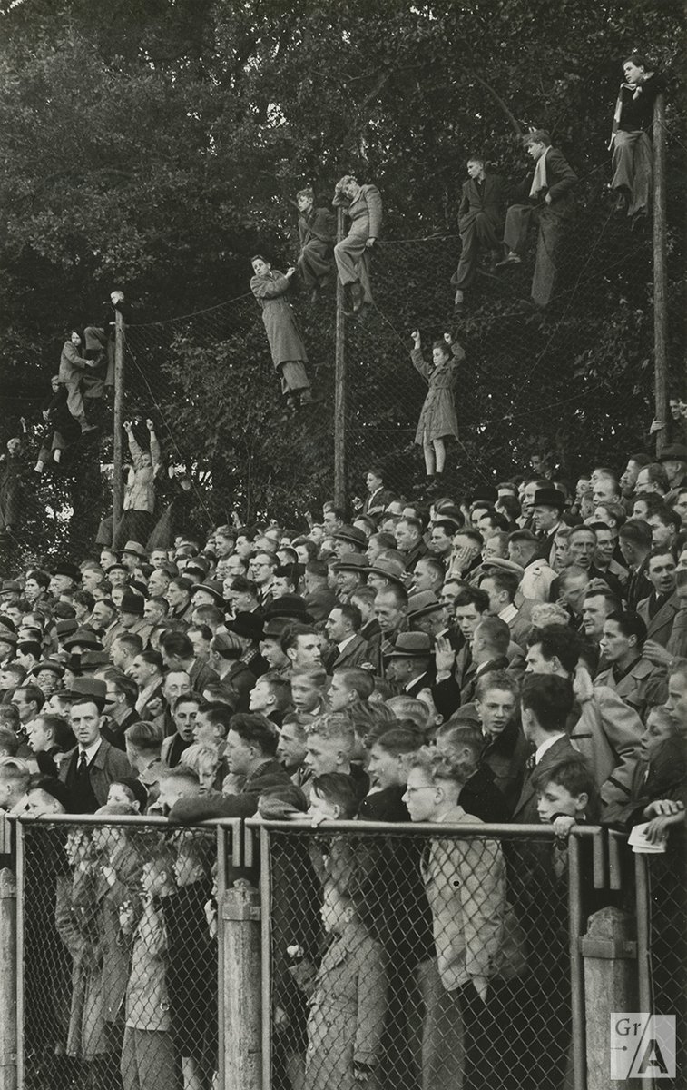 gronarch's tweet photo. Verschil moet er zijn. Be Quick-Ajax (2-3) 28-10-1952 #Fotovrijdag #Nahetwerk https://t.co/lxyE4Uyk9T
