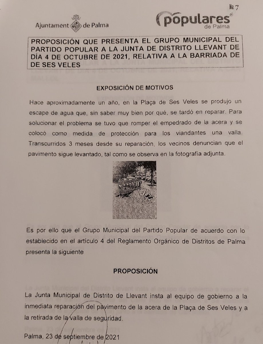 DavidDiezH's tweet photo. 👉 Des des @popularespalma aplicam es fonament de sa política municipalista, a peu de carrer i al costat des ciutadà.
✔ Amb sa nostra proposta conseguim sa reparació de sa vorera de sa plaça de #SesVeles https://t.co/uqmWtumqcm