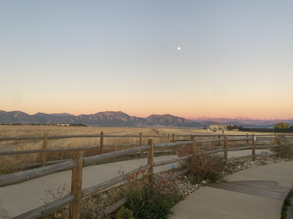 cwiedinm's tweet image. #DayofScience working from home today. Will join the Department Chairs and Institute Directors meeting with the Provost- and then meet to discuss updates to our career track in #CIRES- making our organization better. Got a great walk in out this morning!