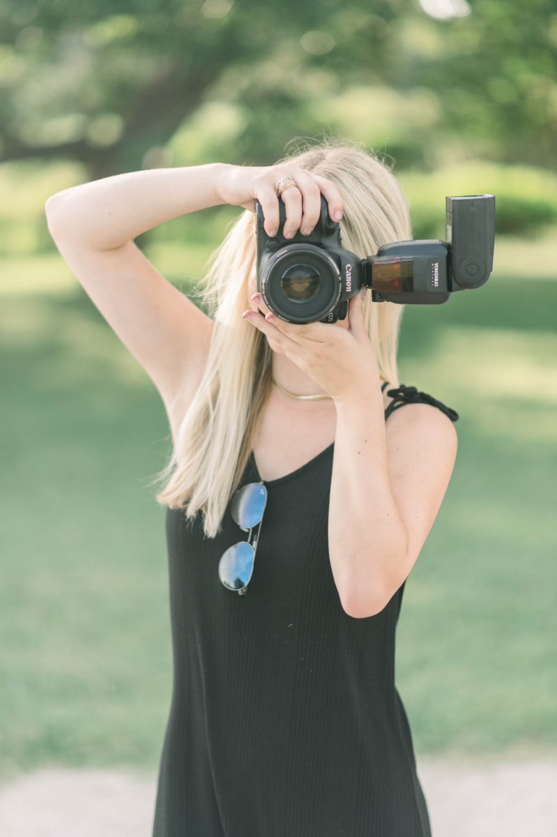 piper_sm1th's tweet photo. I’m ur wedding photog https://t.co/pGnV0chEAJ
