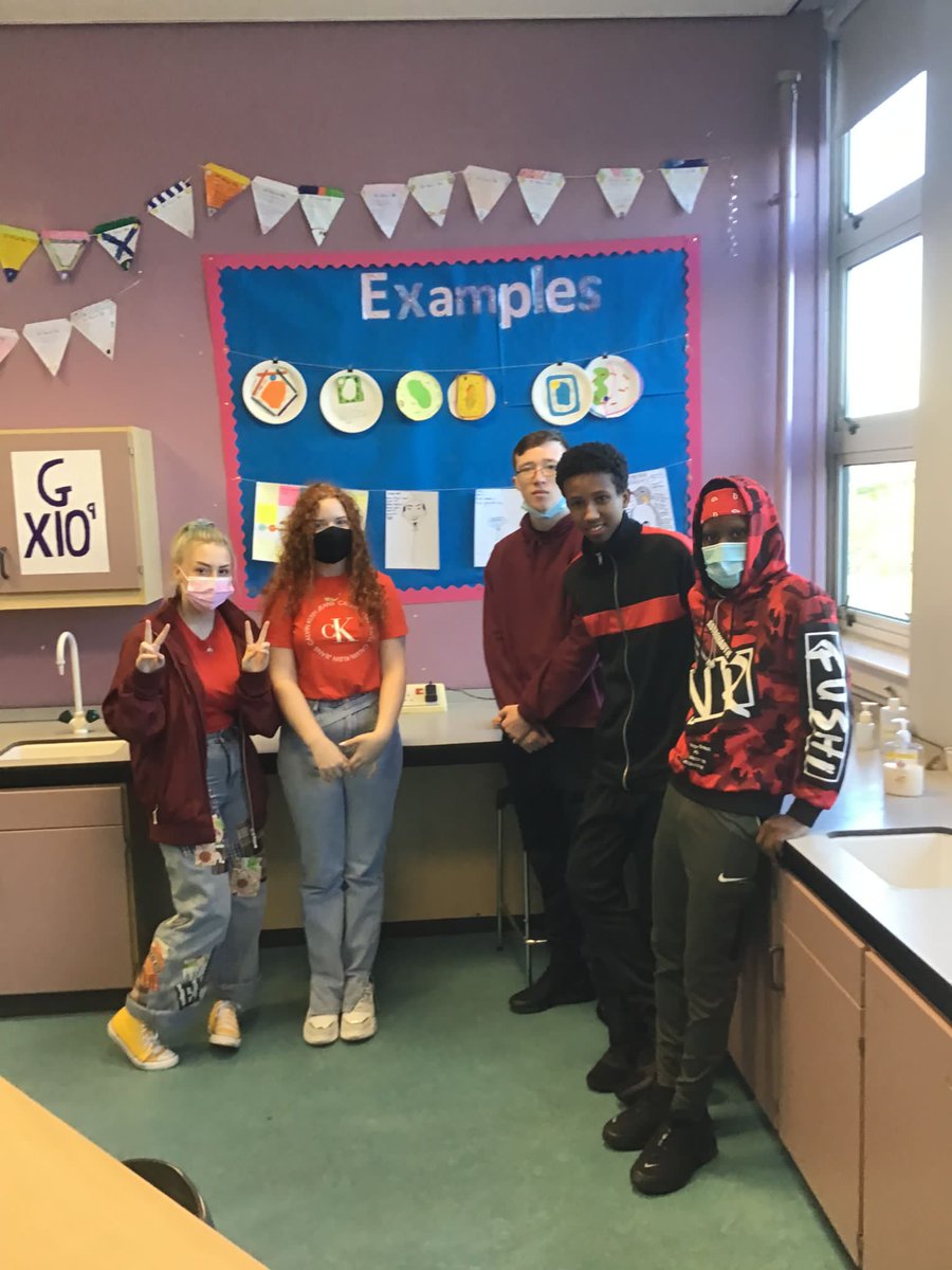 MissAsif_Bio's tweet image. Delighted to see so many of our staff and pupils @St_Rochs wearing red today 😀 in aid of Wear Red Day to Show Racism the Red Card ❤ #WearRedDay2021 #Unityandequality @StRochsScience