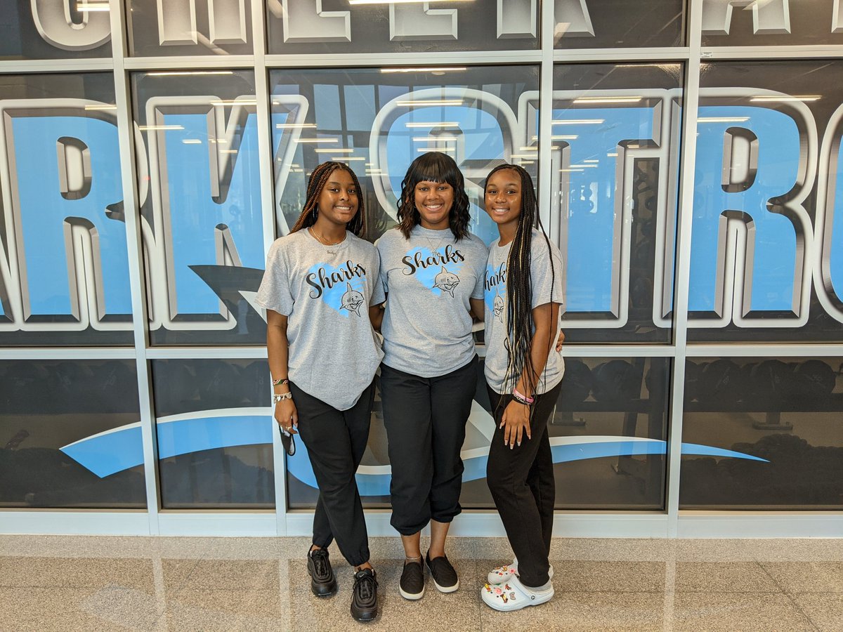 ShadowCreekHS's tweet photo. We will see you at Freedom Field tonight!! Let's Go Sharks!! It's been a jawsome HoCo week!! We have the best @SharksSection !! Fins Up Creek! https://t.co/UZkRoxmUOW