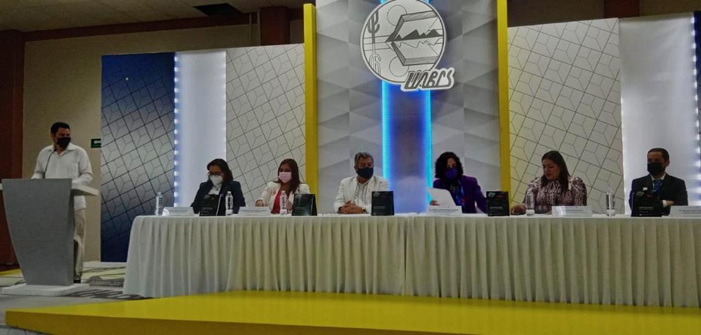 itaipbcs's tweet photo. #ITAIBCS @itaipbcs en coordinación con la @UABCSoficial  presentaron el cuadernillo "Las Redes Sociales Digitales: Su relación con el derecho a la información, la libertad de expresión y la privacidad¨, de la autoría de @chavaromero  Comisionado del @ITEIJal https://t.co/GqafEC7ilN