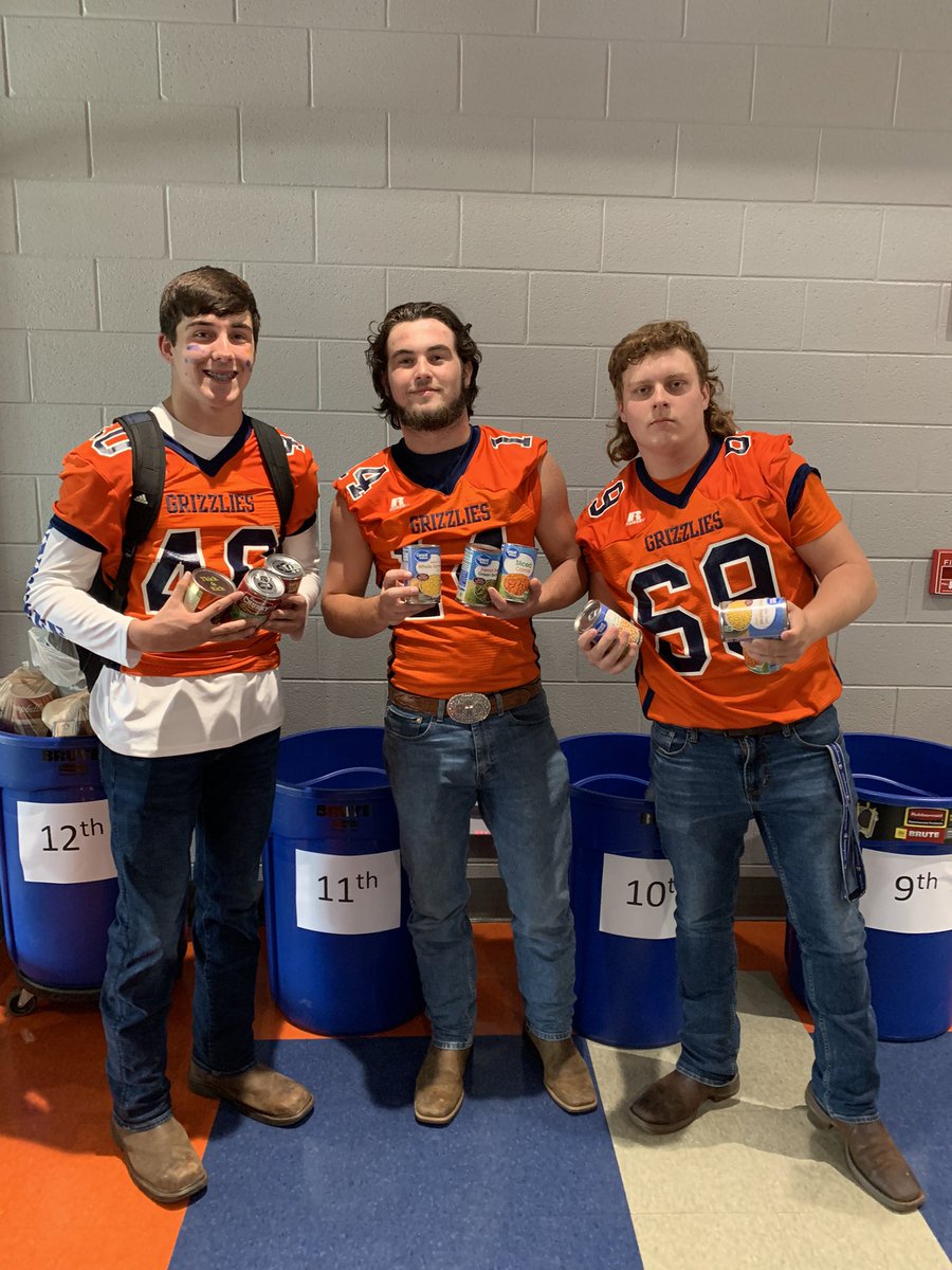 Awesome turnout for the first annual <a href="/GraingerFtball/">Grainger Football</a> vs. @ClaiborneDawgs canned food drive! The generosity of these two communities is amazing. Congrats to Claiborne on being this year’s winner! Good luck to both teams tonight! <a href="/Coach_ChadTate/">Chad Tate</a> <a href="/jwalkk76/">Jake walker</a> <a href="/mikemanis70/">Micheal Manis</a> <a href="/CoachMedlin/">Nathan Medlin</a>