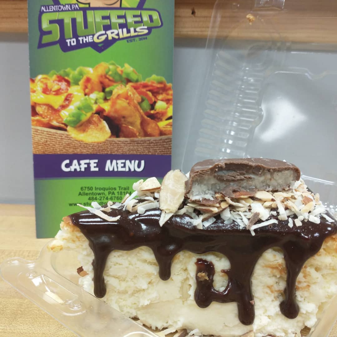 Stuffed_Grills's tweet photo. New Cheesecake alert!!
Almond Joy Cheesecake ( Coconut cheesecake topped with chocolate glaze, Toasted coconut, and toasted almonds.  
Also in stock (3) reese's pieces cheesecake, plain cheesecake or plain with raspberry sauce.

#GetSomeStuffed  #homemadedesserts #cheesecake https://t.co/KjR6xSnxyJ