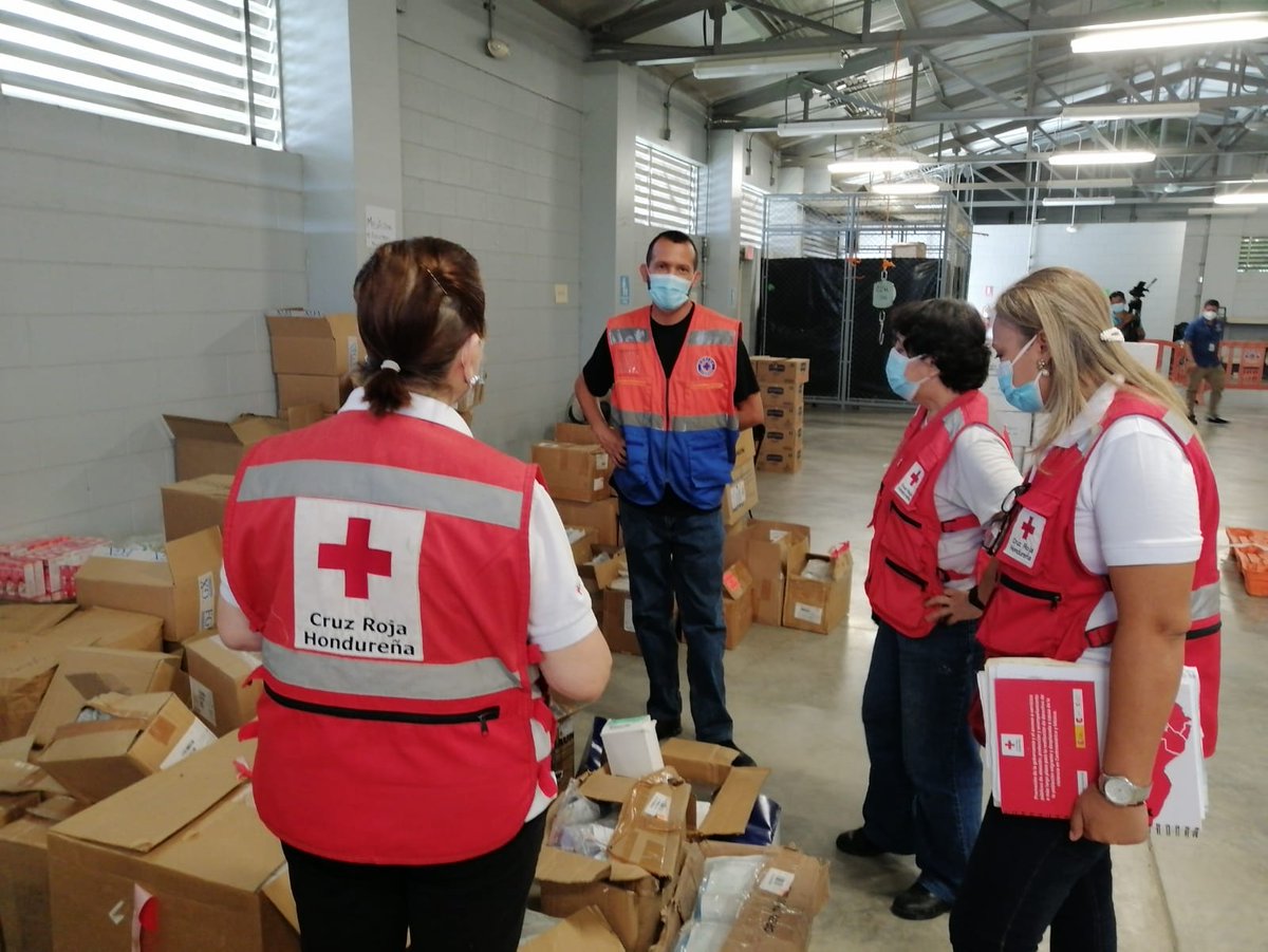 cruzrojahon's tweet photo. En #LaCeiba Se realiza rendición de cuentas con soporte de documentos a COPECO y ante los medios sobre el acopio de donaciones recibidos en La Ceiba para los afectados del incendio en el cayo de #Bonacca, #Guanaja, Islas de la Bahía, hasta la fecha.
#EstamosConGuanaja https://t.co/Dr8vgrViRE