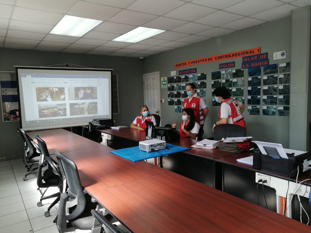 cruzrojahon's tweet photo. En #LaCeiba Se realiza rendición de cuentas con soporte de documentos a COPECO y ante los medios sobre el acopio de donaciones recibidos en La Ceiba para los afectados del incendio en el cayo de #Bonacca, #Guanaja, Islas de la Bahía, hasta la fecha.
#EstamosConGuanaja https://t.co/Dr8vgrViRE