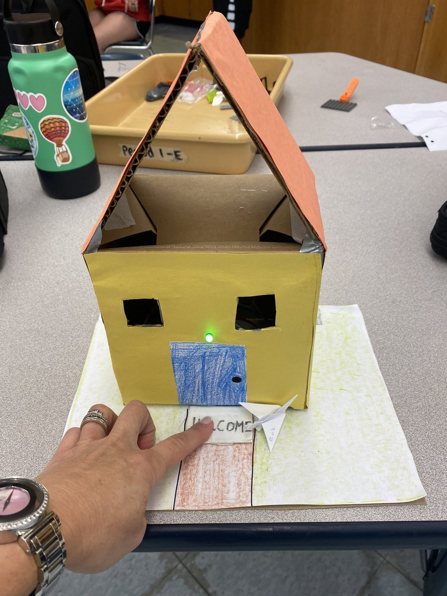 MrsCoute's tweet photo. Our Falcons had a great time celebrating STEM Week! @Taunton_Schools @THSPawlowski #TPSStemWeek https://t.co/lY7Vl3GEH9