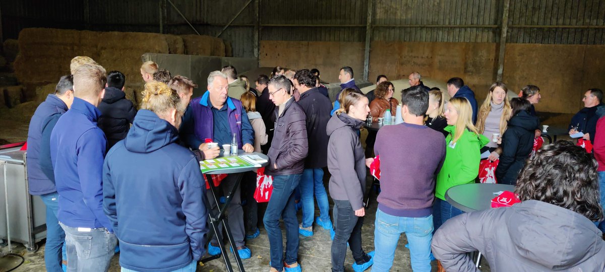 cow_coach's tweet photo. Great ambition among the veterinarians &amp; dairy farmers who participated in yesterday's event to reduce antibiotic usage and improve udder health. Special thanks to #Vetoquinol, #LelyCenterBrugge and @ProjectDisarm for making it possible! https://t.co/2KTFB91qTT