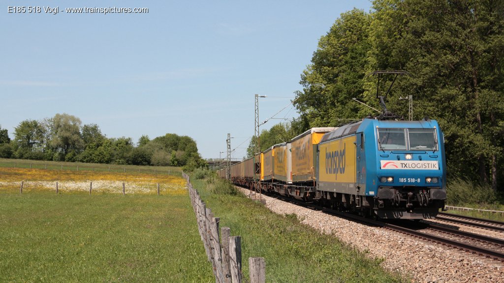 TrainspicturesC's tweet photo. Rubrica: Siemens Eurosprinter
E185 518 Vogl, 19/05/2012
Foto 1920x1080 FullHD: https://t.co/qfEZ9Kw1jQ
#fotografieferroviarie #treni #trainspictures #railpictures #ferrovia #e185 https://t.co/TYErTvm9mJ