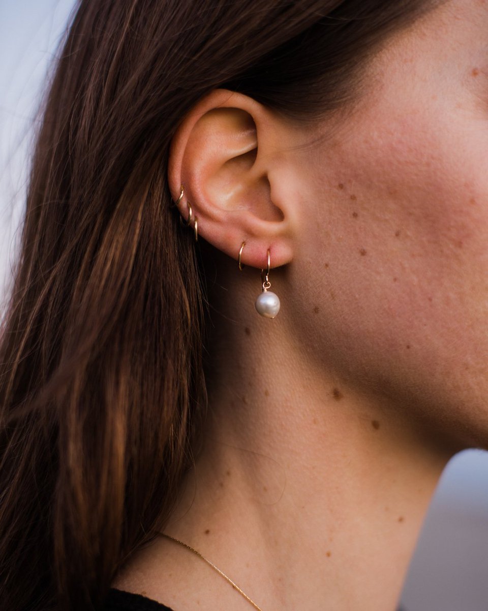 shopdelicora's tweet photo. The perfect little every day pearl drops 🤩 June Pearl Drops at https://t.co/2SdKWyMx2m https://t.co/2iAevhat7E