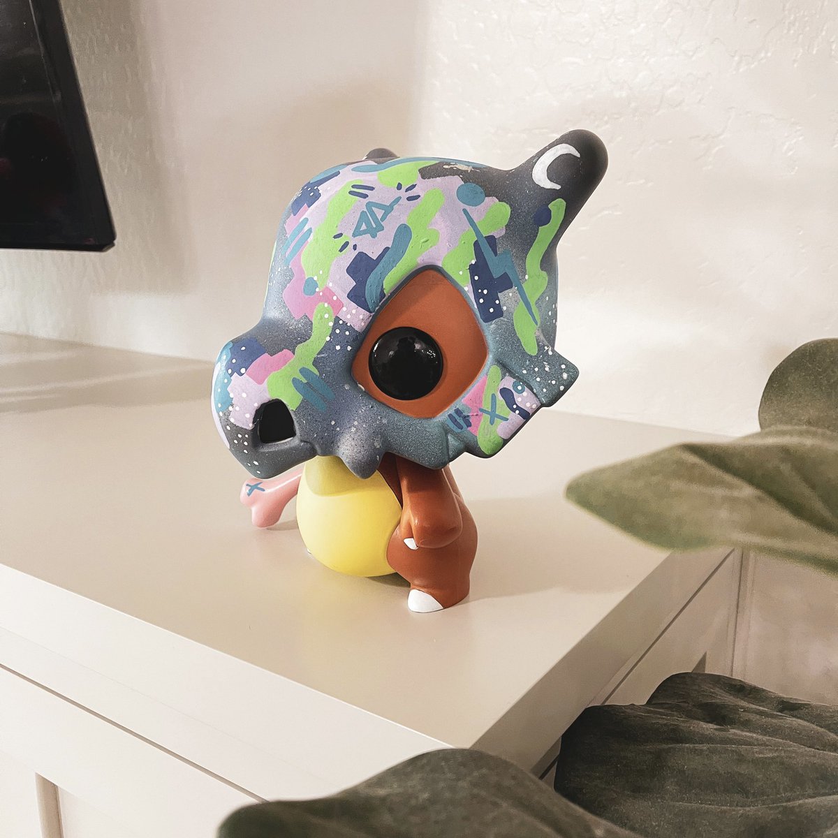 Iamsloth's tweet photo. Giveaway!! A custom painted vinyl 10in Cubone and Micky. To enter:
RT &amp; Like
Must be following me.
Reply to this tweet.
 For extra credit see next tweet :) https://t.co/6w3nObERqe