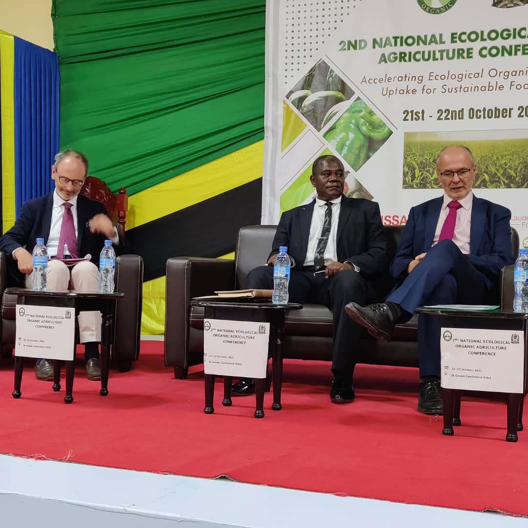 EUinTZ's tweet photo. 2nd National Ecological Organic Agriculture Conference in Dodoma: the EU 🇪🇺 reiterates its commitment w/ the agriculture sector in Tanzania &amp; Zanzibar for a better, safer &amp; sustainable production &amp; trade of food.
@tzagriculture @KilimohaiC @BelgiumTanzania @FranceTanzania #EUinTZ https://t.co/Fl9ajbKmCv