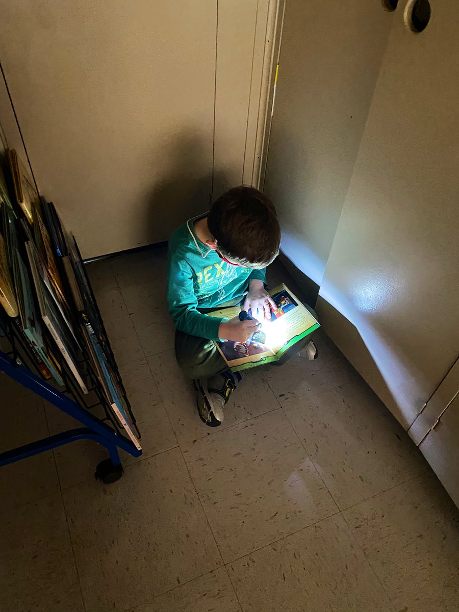 MsJHines's tweet image. @GRoadSchool @RegPublicSchool Flashlight Friday AND Pyjama Day?! The very best way to do DEAR time in my opinion. 📖 🔦