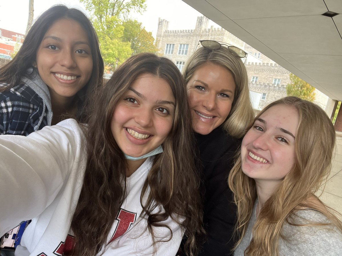 Profra_Castro's tweet photo. An inspiring trip to ISU today for the future teacherβs conference and VIP tours with D214 grads @stadds0420, Isabel, Rex & Lilybeth #D214Edprep #thewheelingway @Wheeling_Cats https://t.co/no4reT8C6w