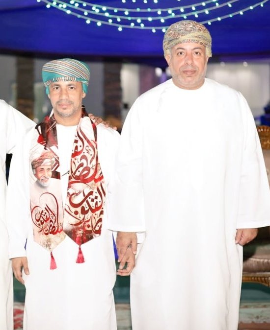 Ali_salim93's tweet photo. بعيداً عن الرئاسة فهناك رجل يستاهل وقفة الجميع ، إدريس (أبو محمد) هذا الرجل المخلص لناديه دائما ما تكون بصمته واضحة ، رجل يعمل بلا كلل أو ملل و متعاون مع جميع الفرق الأهلية ، فشغف حمزة برجوع النادي للمسار الصحيح و رؤية العويسي بحاجة لهذا الرجل
@CxjdXjjd @Ahmed_Alawaisi @Edriss454 https://t.co/1kvoHToD73