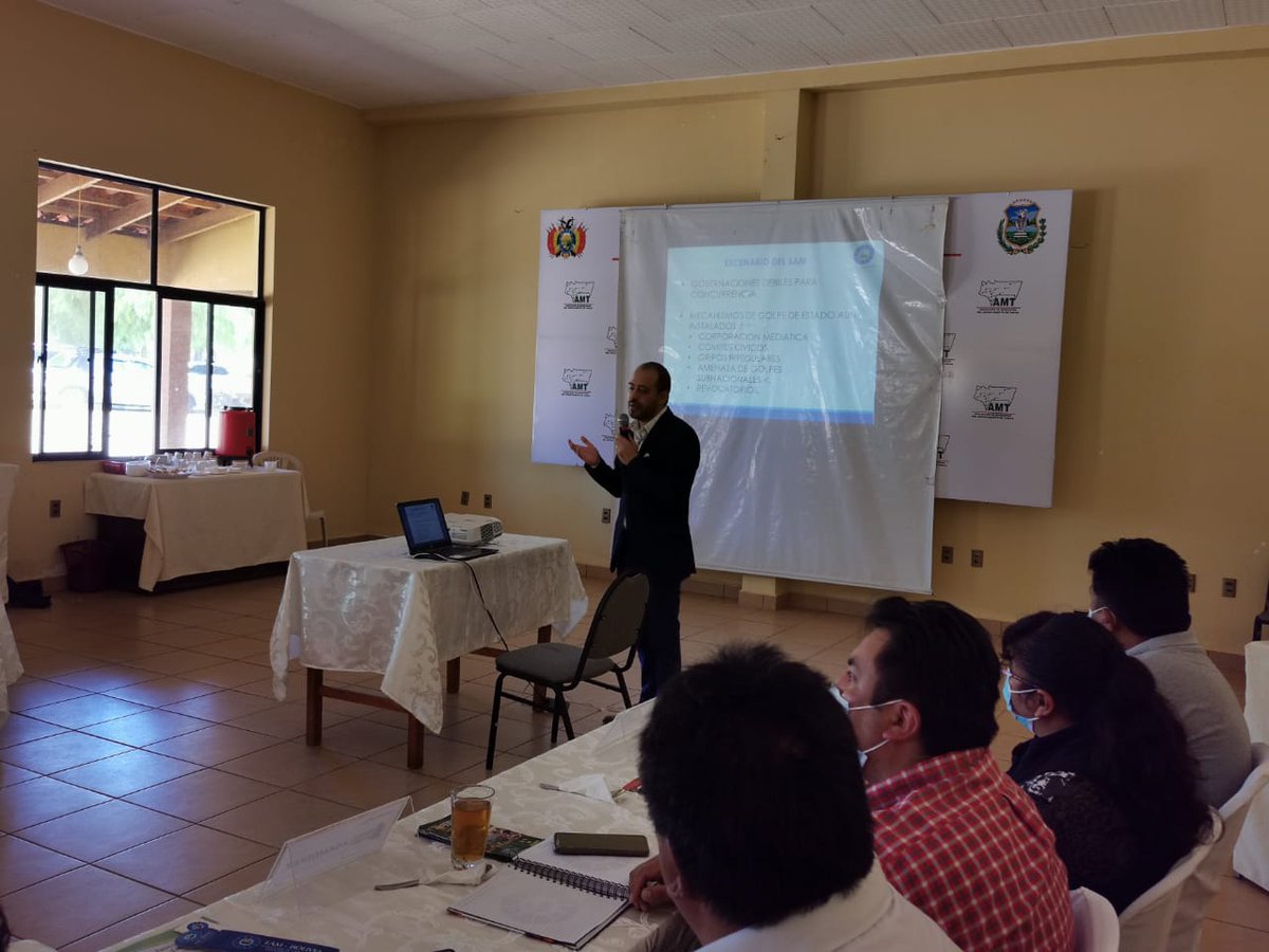 FAM_Bolivia1's tweet photo. En #Tarija, continuamos la reunión con las Asociaciones Municipales Departamentales #AMDEs, analizando los mecanismos para la #ReactivaciónEconomica de nuestros #Municipios
#FAMBolivia @AMDECRUZ1 @AmdepoPotosi @agamdepaz @AgamdechC @AMDECOBolivia https://t.co/rVz6e9yDpd