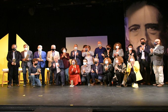 sants3radio's tweet photo. Aquest vespre s'han lliurat als @SantsTeatre els XXVI Premis Nacionals President Lluís Companys, que organitza @ErcSantsMon. Els guardonats han estat @martarovira, @jcuixart, @ErillLluisa, @esbartciutatcom, @elcorcanta, @cavallfort, @FMSants i Josep Carreras. https://t.co/outdnUMyFn
