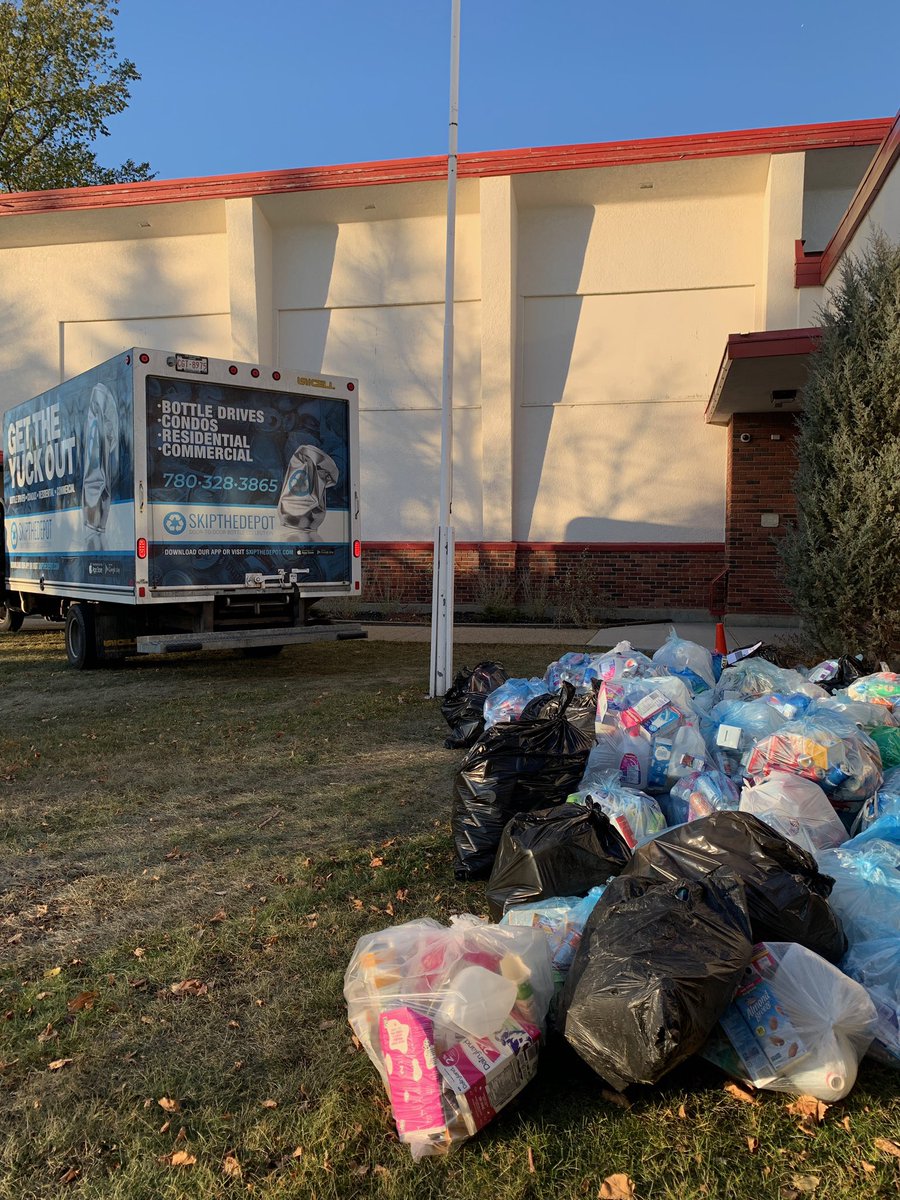 GrovenorSchool's tweet photo. Thank you to all of our Grovenor families &amp; neighbours for supporting our bottle drive yesterday! We are so lucky to have such generosity &amp; support for our school! @skipthedepot @GrovenorYEG #Fundraising #WeLoveGrovenor https://t.co/mcfUEu701r