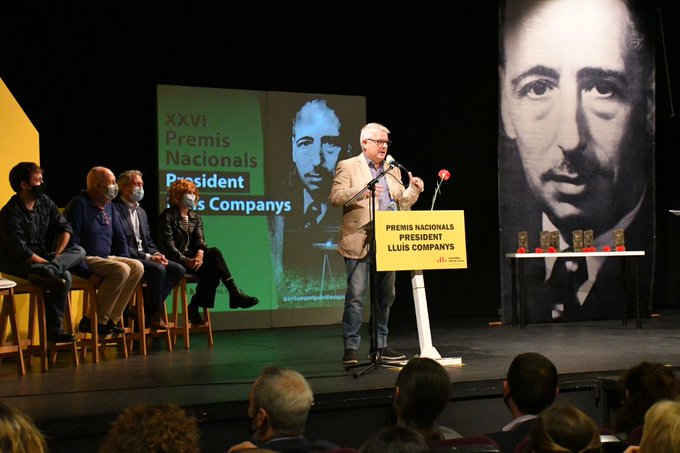 sants3radio's tweet photo. Aquest vespre s'han lliurat als @SantsTeatre els XXVI Premis Nacionals President Lluís Companys, que organitza @ErcSantsMon. Els guardonats han estat @martarovira, @jcuixart, @ErillLluisa, @esbartciutatcom, @elcorcanta, @cavallfort, @FMSants i Josep Carreras. https://t.co/outdnUMyFn