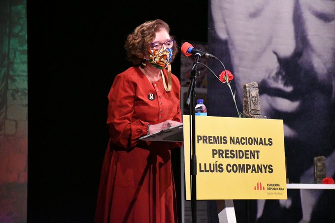 sants3radio's tweet photo. Aquest vespre s'han lliurat als @SantsTeatre els XXVI Premis Nacionals President Lluís Companys, que organitza @ErcSantsMon. Els guardonats han estat @martarovira, @jcuixart, @ErillLluisa, @esbartciutatcom, @elcorcanta, @cavallfort, @FMSants i Josep Carreras. https://t.co/outdnUMyFn
