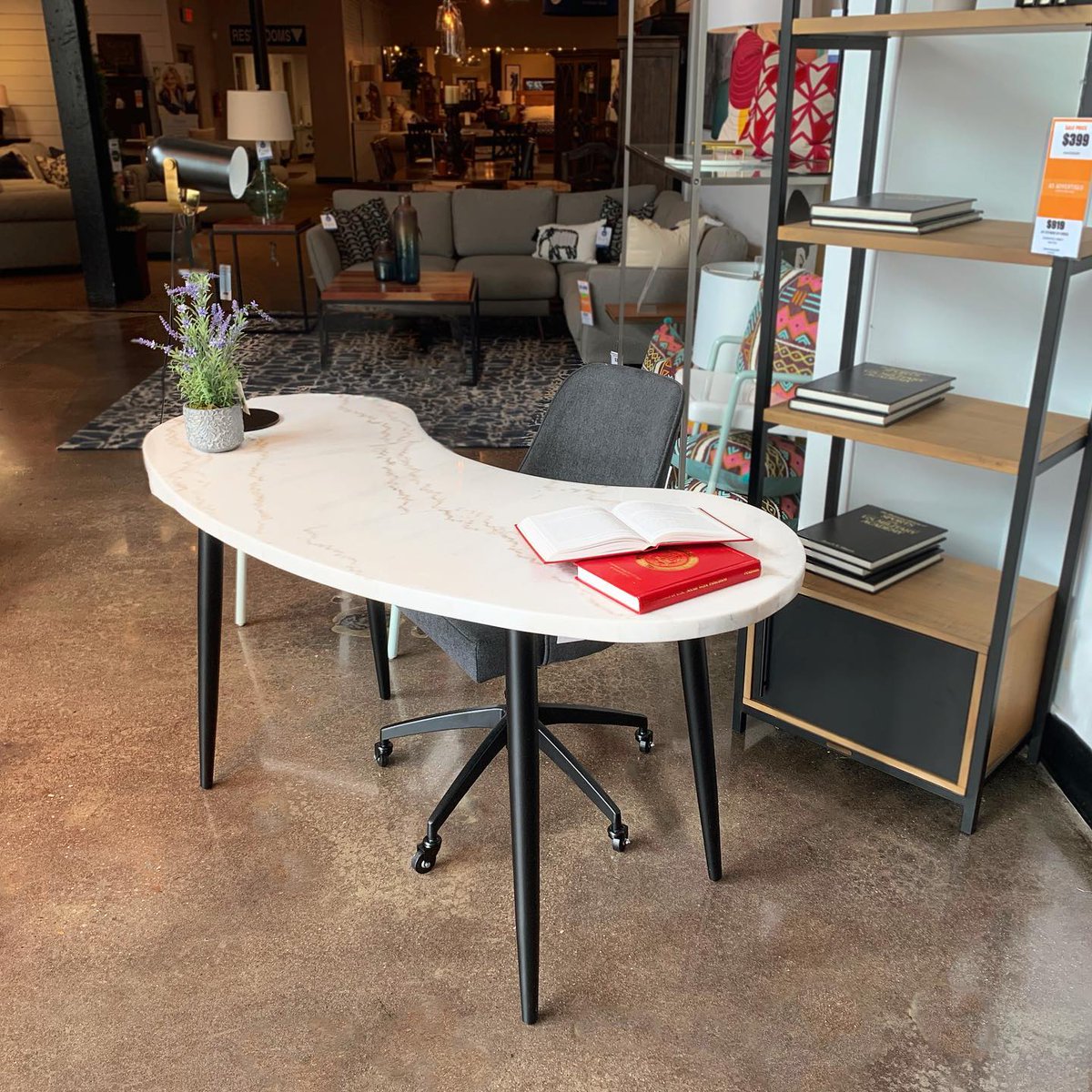 Be minimal AND chic in this marble desk &amp; swivel chair for only $375. 

So many jaw dropping deals just hit our site and for our elite customers only. Check out our exclusive page haynesfurniture.com/vip-annual-pas… for details 💲💲💲