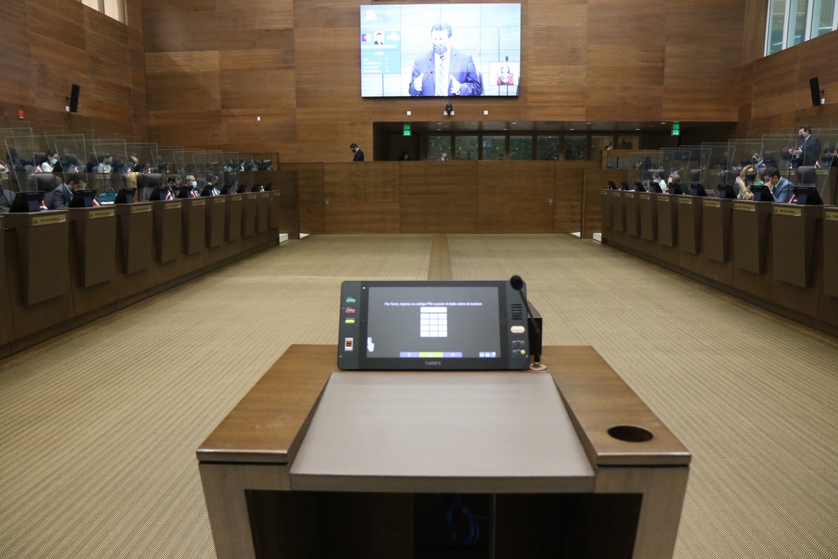 Foto del Plenario tomadas desde la perspectiva del asiento de la Presidencia.