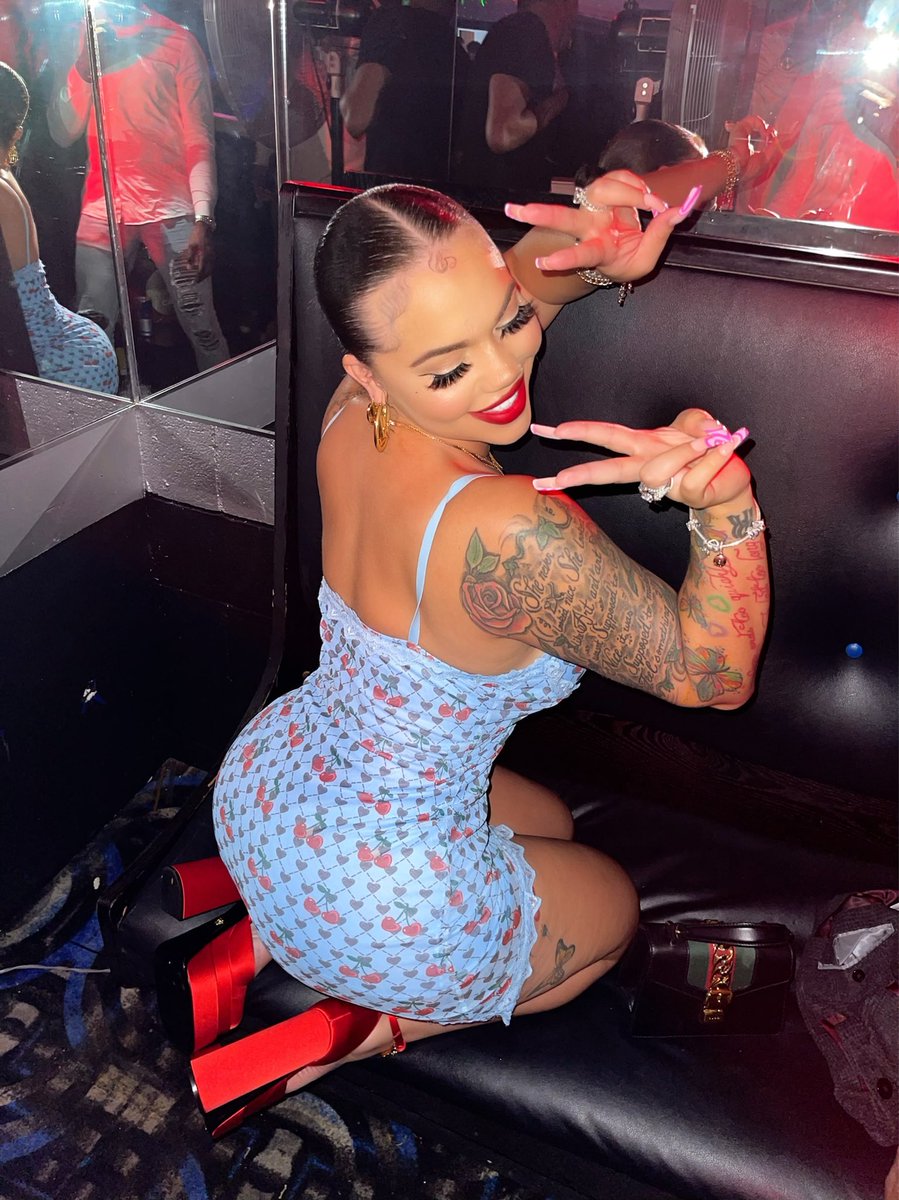RenniRucci's tweet photo. Last night 🍒 https://t.co/xWqnwFt6XC