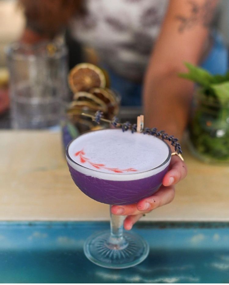 DowntownWPB's tweet photo. It's Friday, and what better way to start the weekend than with happy hour at Sassafras! From 5 - 7 p.m., guests can enjoy a happy hour menu that includes $5 bites and half off all drinks. Visit https://t.co/jXe7TiOhgv for a list of local happy hour deals. https://t.co/EM4JR1KNlm