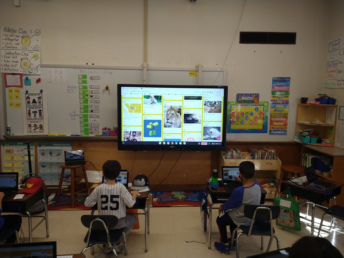 NSComputerTech's tweet image. @NSComputerTech 2nd grd SS continued our Annual Digital Citizenship lessons. Learning how to post appropriate information on an online class @padlet. We shared things we like and learned to post kind words. @NorthSideEW @CommonSense Digital Footprint and privacy.@EWSDTech