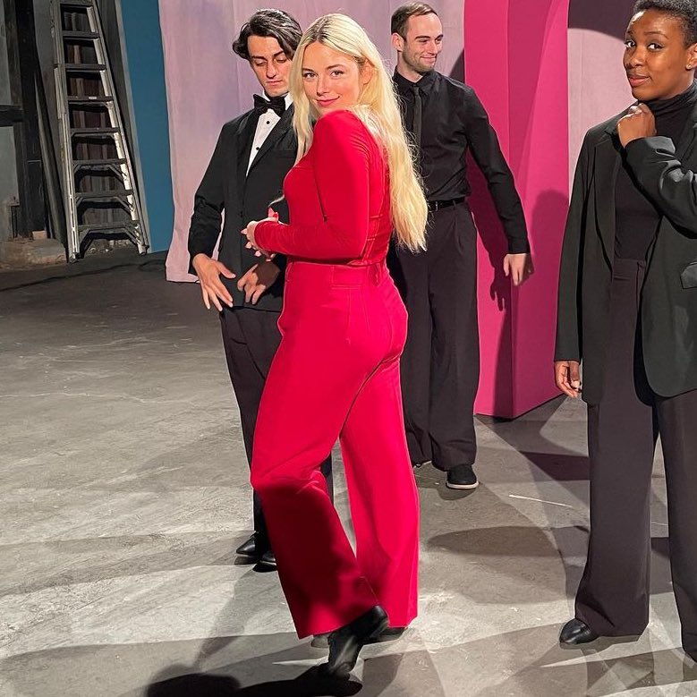 ashesfave's tweet image. THE MOST BEAUTIFUL WOMAN ON THE PLANET