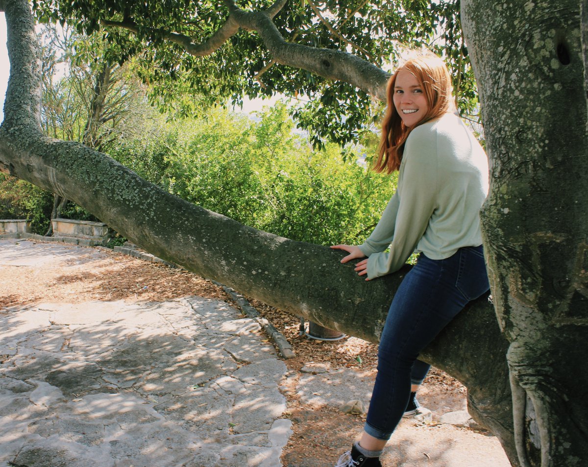 USDBiology's tweet photo. Meet Cate Macgregor, our alumna highlight! Class of 2018 🪴🫒 https://t.co/zXl3aVkEvC