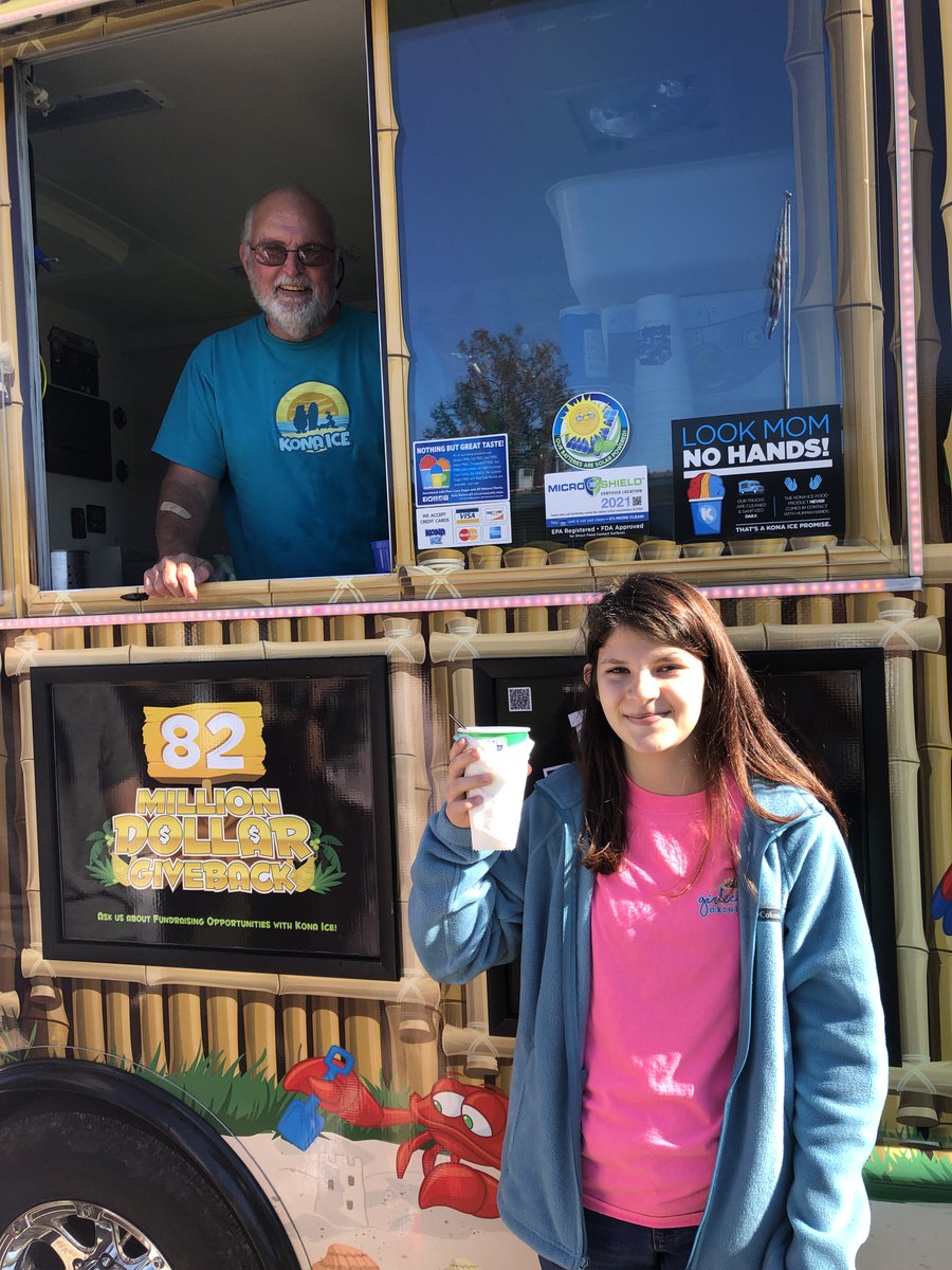 SkylineSchool's tweet photo. Huge thanks to Mr. Ron Ricker and @KONAICE for being @SkylineSchool today to reward our students! This is a major part of our positive behavior program. (Ci3T) Winners were Journey Gray (5th) / Alyssa Steeley (8th) / Landon Guest (10th) @JCBOEal #PostiveBehavior #GoVikings https://t.co/STiEKUt2Z1
