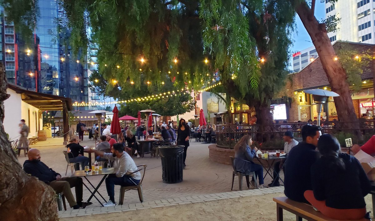 Good food, music &amp; company! Bundle up &amp; enjoy #tgif with your friends tonight at <a href="/SPSMarket/">SanPedroSquareMarket</a>!#PizzaBoccaLupo #dtsj #dtsjopen  #pizzaparty #artisan #pizza #foodlover #foodphotography #foodie #sjeats #sjfoodie #friends #friday #woodfiredpizza #thincrustpizza #neapolitanpizza #Napoli