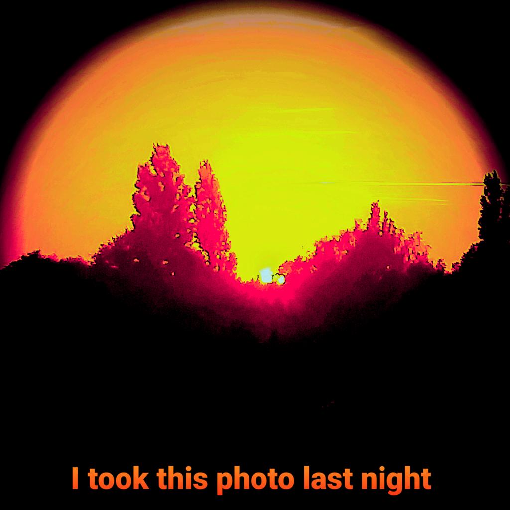 Bono66020372's tweet photo. I took this photo last night and I just altered the Hue to bring out the ward tones and I used a #sunshinefilter #sprowstonnorwich #Norfolk #sunsets #photography #landscapes #scenicviews https://t.co/4LxUvjrW5T