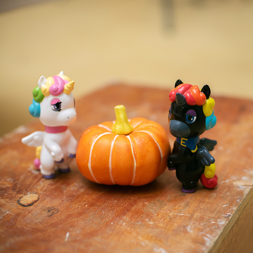 UCCProjects's tweet photo. Happy Halloween~ 🎃

New Release!
Aura The Unicorn Nocturne colorway 🦄
Designed and sculpted by @Candie_Bolton

Now available at @ToyUndergroundS
https://t.co/DMOFNF7P9U

#獨角獸 #unicorn #rainbow #aura #Nocturne #halloween #CandieBolton #sofubi #ソフビ https://t.co/4oHZBxjTTa