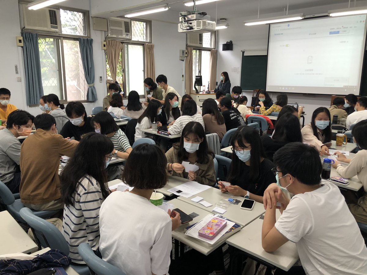 HsiehHseih's tweet photo. @anthrocards 50 Students at Soochow University, Taipei, Taiwan played the second trial of the Mandarin version of Cards Against Anthropology (we translated all cards to Madarin and added some new cards,卡到人類學) . So much fun! https://t.co/tBr3F2DWJa