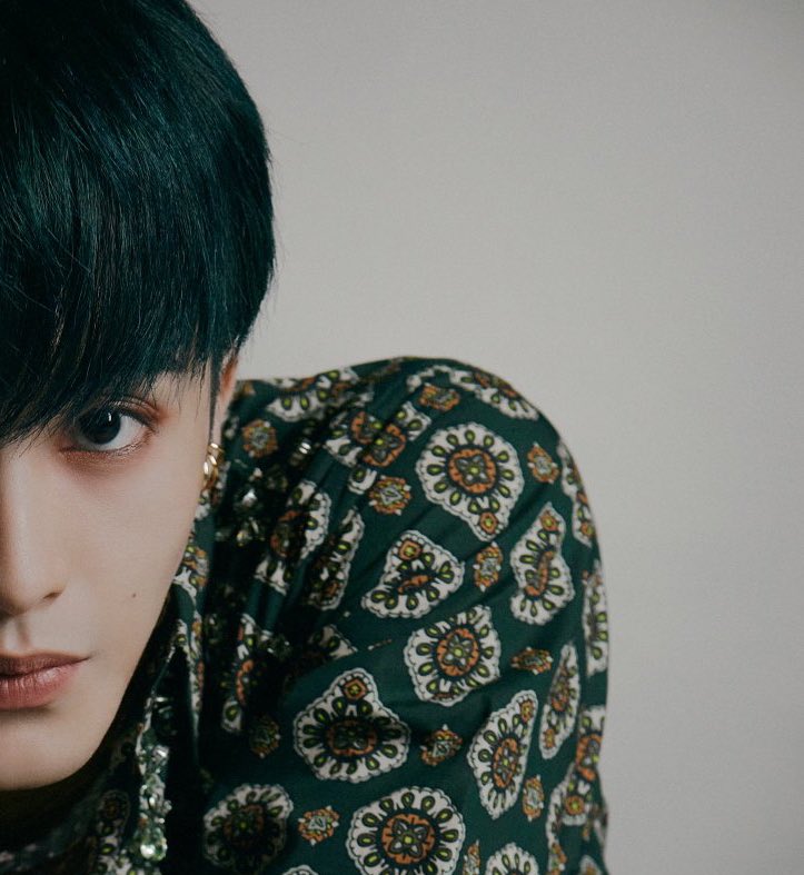 แต่อันนี้เจ๋งมาเสมอ ตาสองข้างของพี่ม้าคให้ความรู้สึกคนละเรื่องราวอะ ตาซ้ายจะดุๆกว่าหน่อย โคสเท่